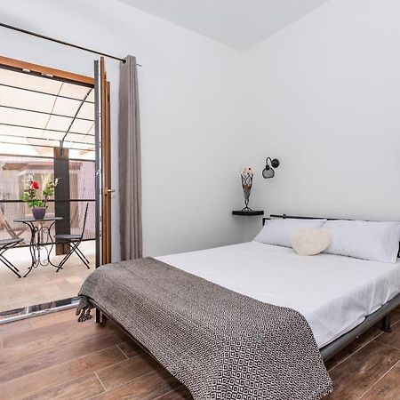Living G Room Каляри Екстериор снимка